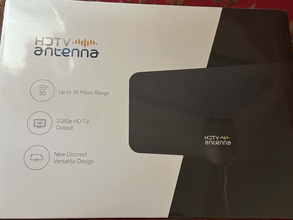 HDTV Antenna 30 Mile Range Indoor Digital TV Antenna New in sealed box